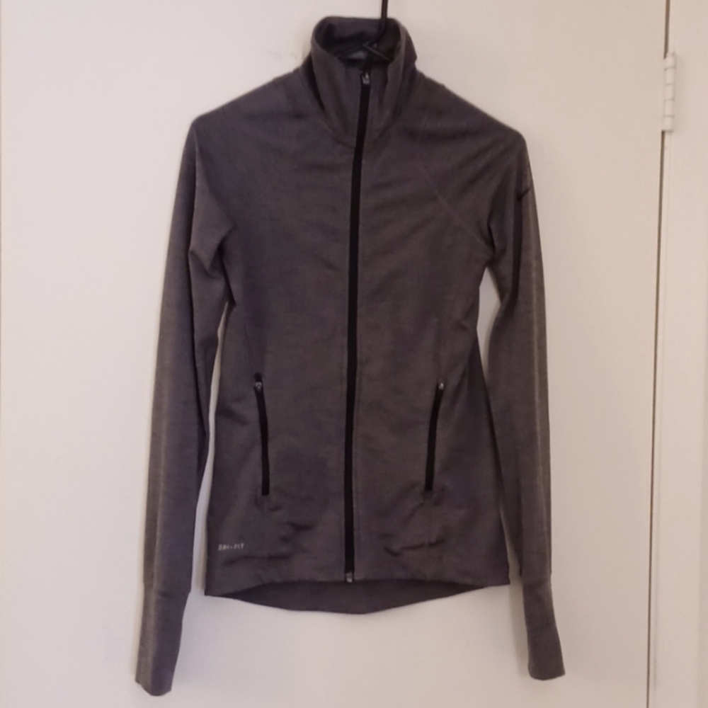Women's Small Nike dri-fit grey/black long sleeve zip pocket jacket